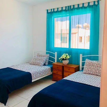 Diana 54 Large 2bedroom Apartment. Kitchen. Pool. Free Wifi Apartament