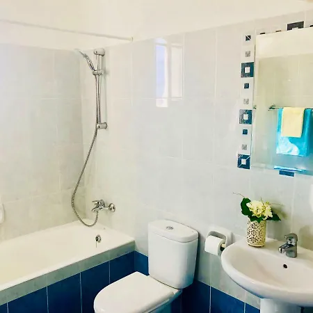 Apartment Diana 54 Large 2bedroom Apartment. Kitchen. Pool. Free Wifi