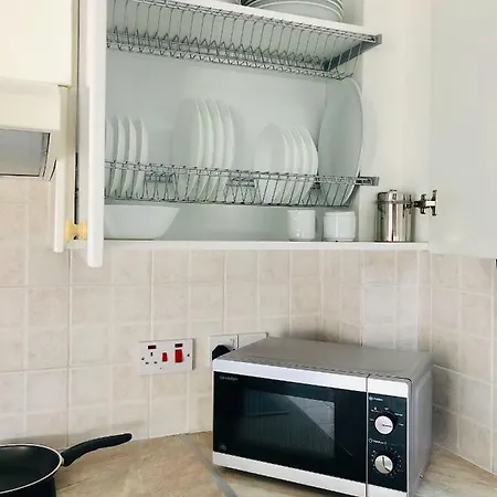 Diana 54 Large 2bedroom Apartment. Kitchen. Pool. Free Wifi Apartment Paphos